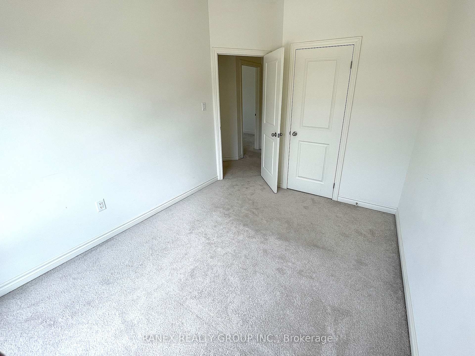 Photo 13 of Unit Upper Level (2nd & 3rd ), 33 Arrowview Drive, Brampton, Northwest Brampton — HOMEH