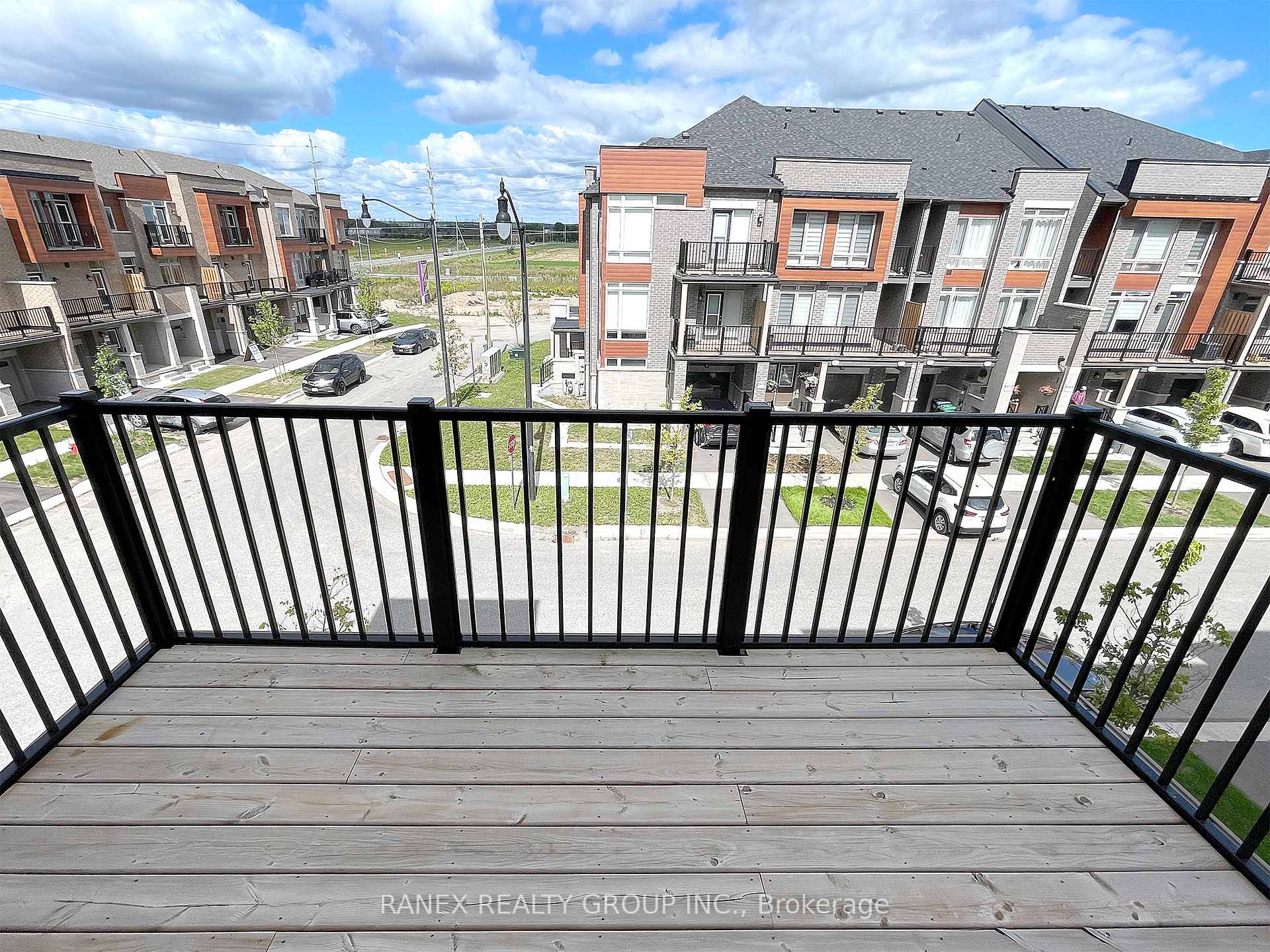 Photo 20 of Unit Upper Level (2nd & 3rd ), 33 Arrowview Drive, Brampton, Northwest Brampton — HOMEH