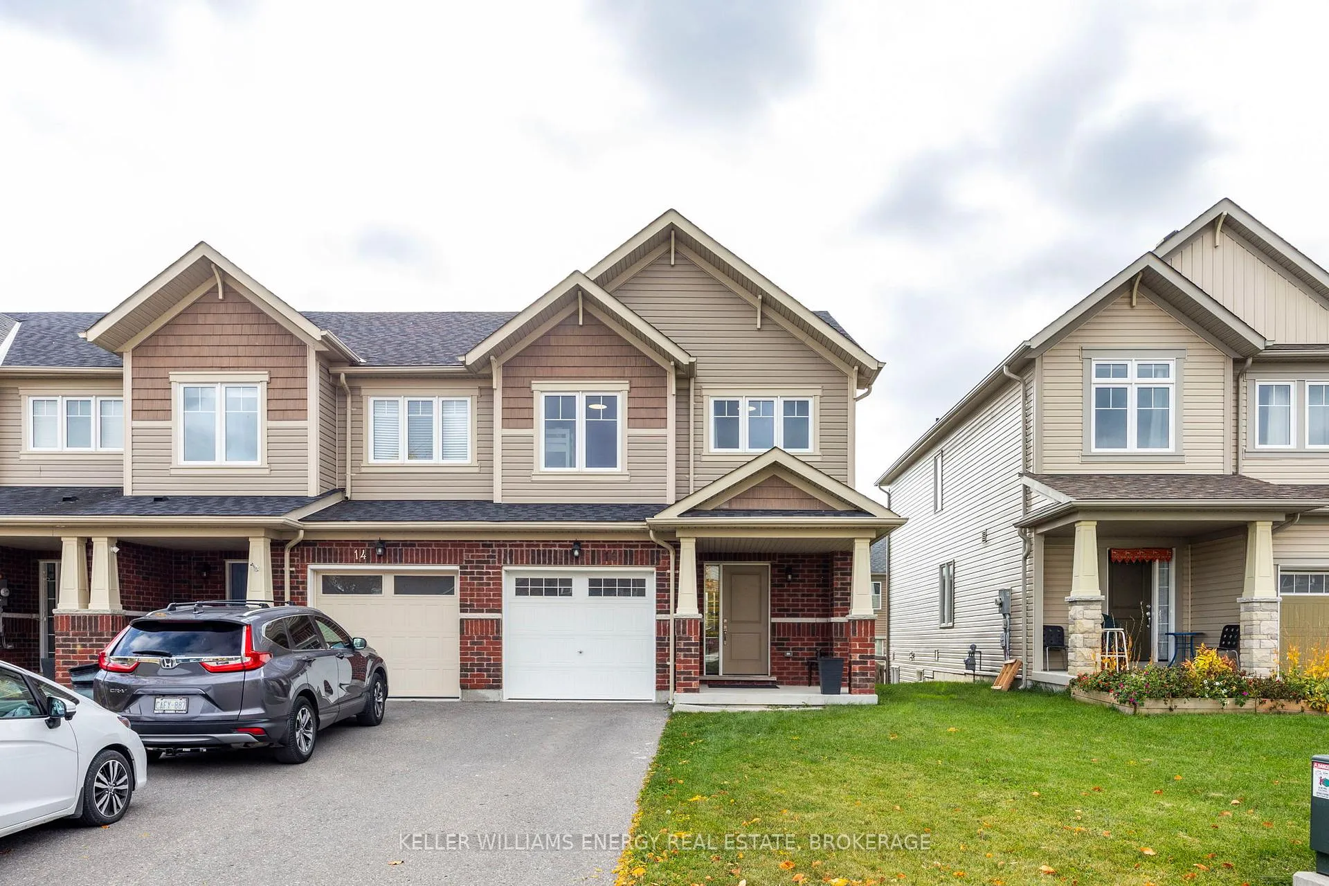 Front of Unit UNFURNISHED, 16 Great Gabe Crescent