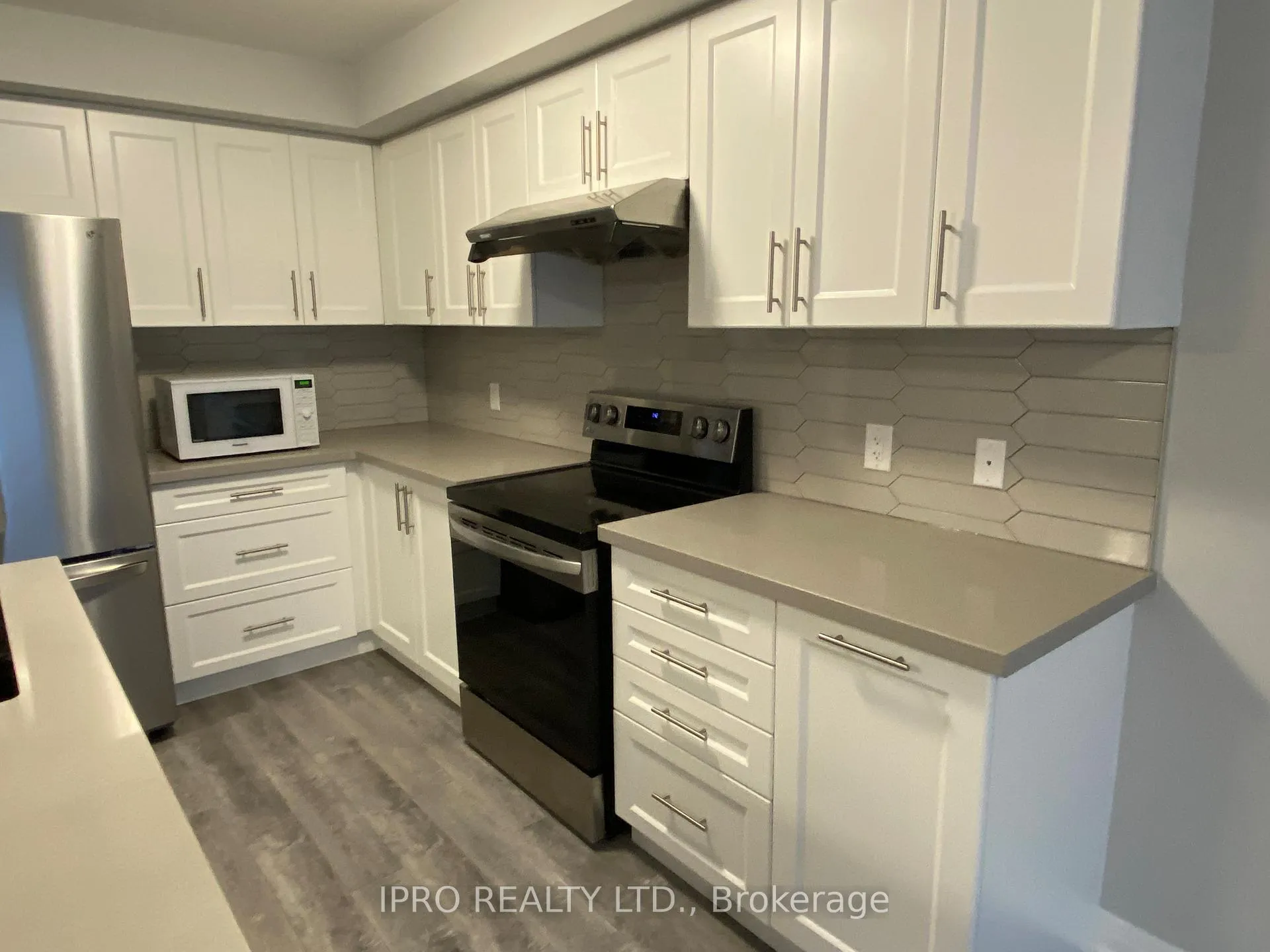 Photo 10 of 3 Oceanus Avenue, Hamilton, Hannon — HOMEH