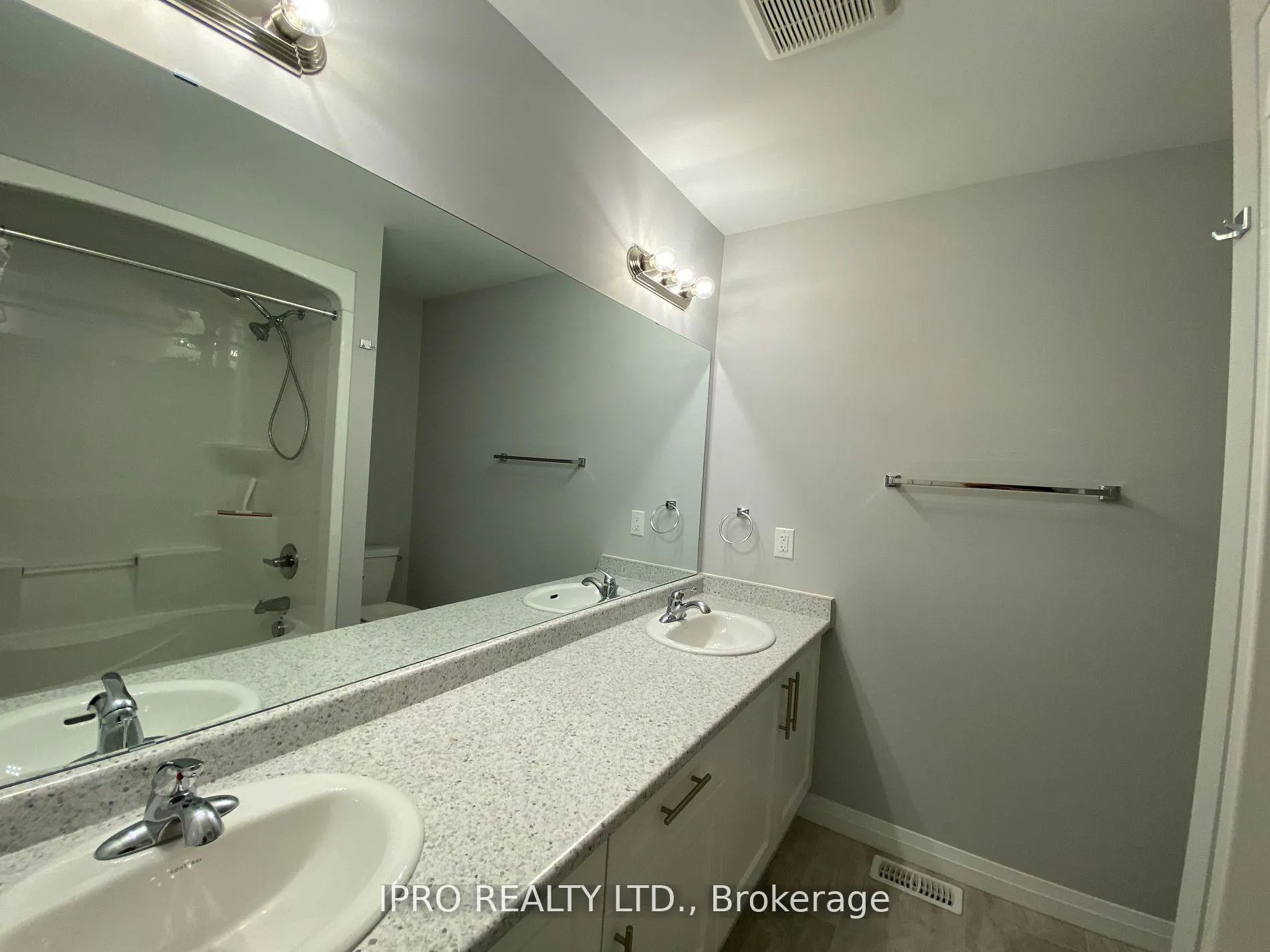Photo 22 of 3 Oceanus Avenue, Hamilton, Hannon — HOMEH