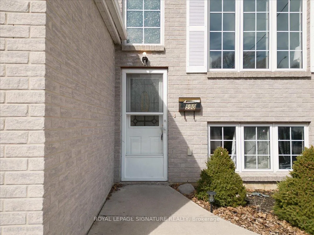Photo 2 of Unit Upper, 590 Devon Avenue, Oshawa, Donevan — HOMEH
