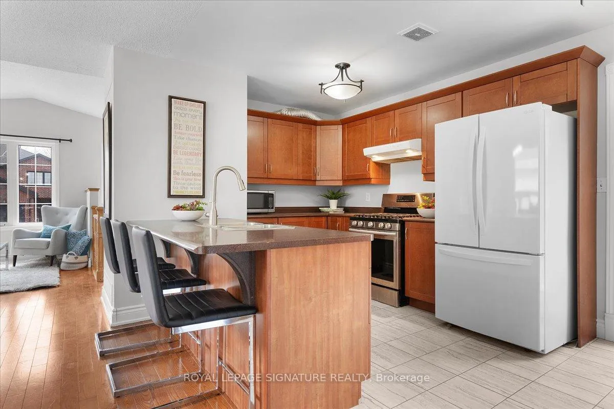 Photo 10 of Unit Upper, 590 Devon Avenue, Oshawa, Donevan — HOMEH