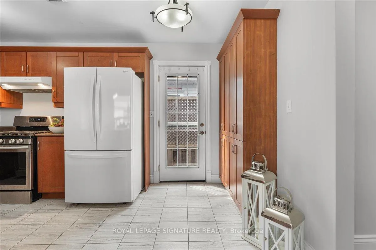 Photo 11 of Unit Upper, 590 Devon Avenue, Oshawa, Donevan — HOMEH