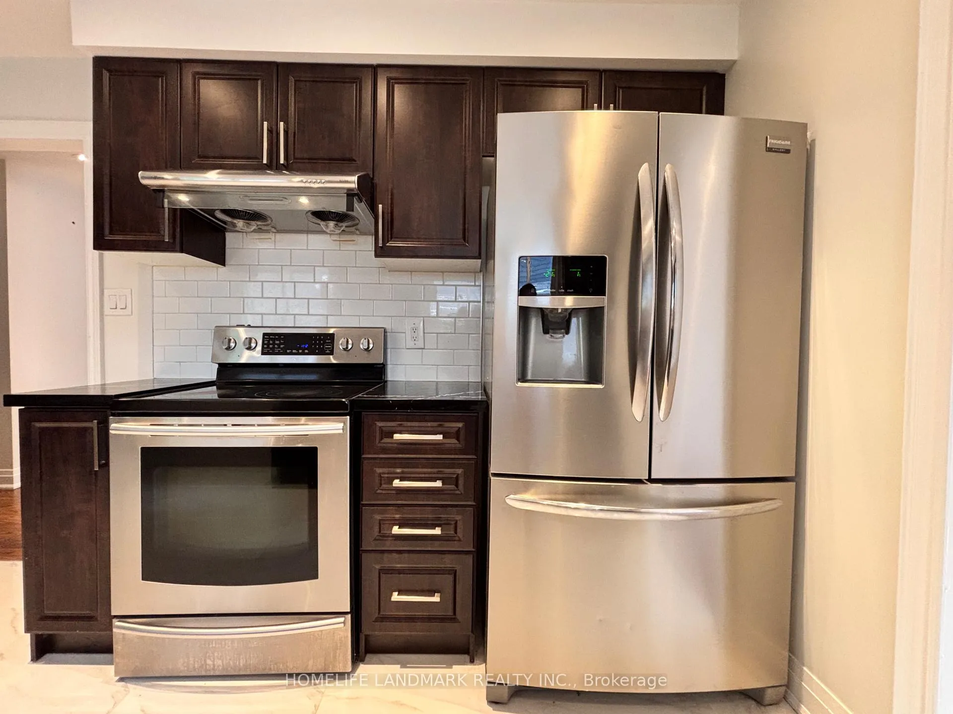 Photo 8 of Unit Main, 20 Oak Lea Circle, Markham, Markham Village — HOMEH