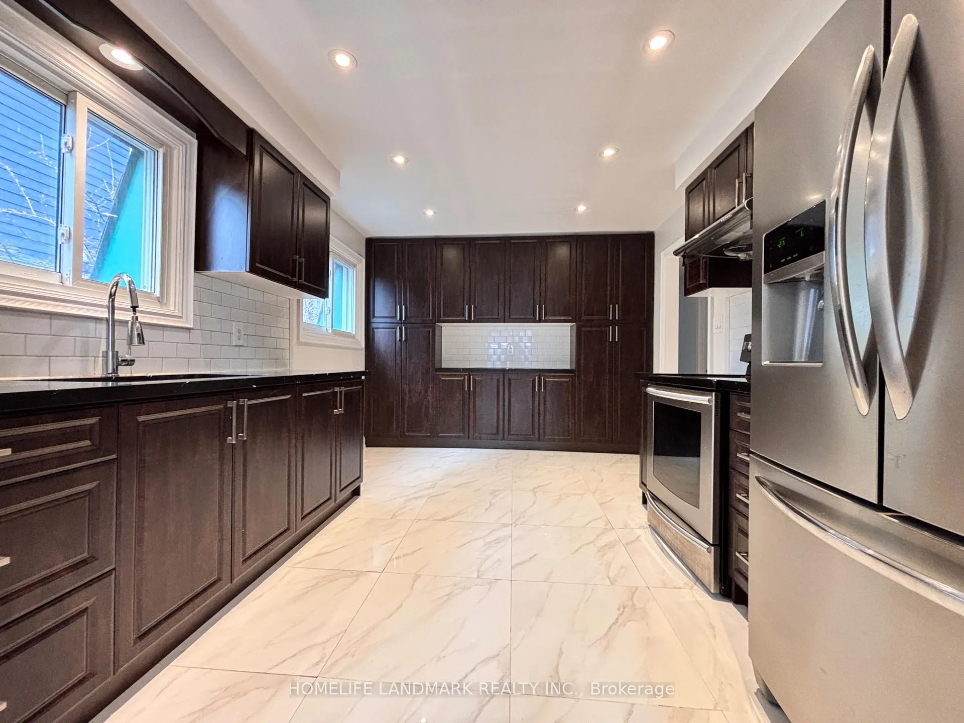 Photo 9 of Unit Main, 20 Oak Lea Circle, Markham, Markham Village — HOMEH