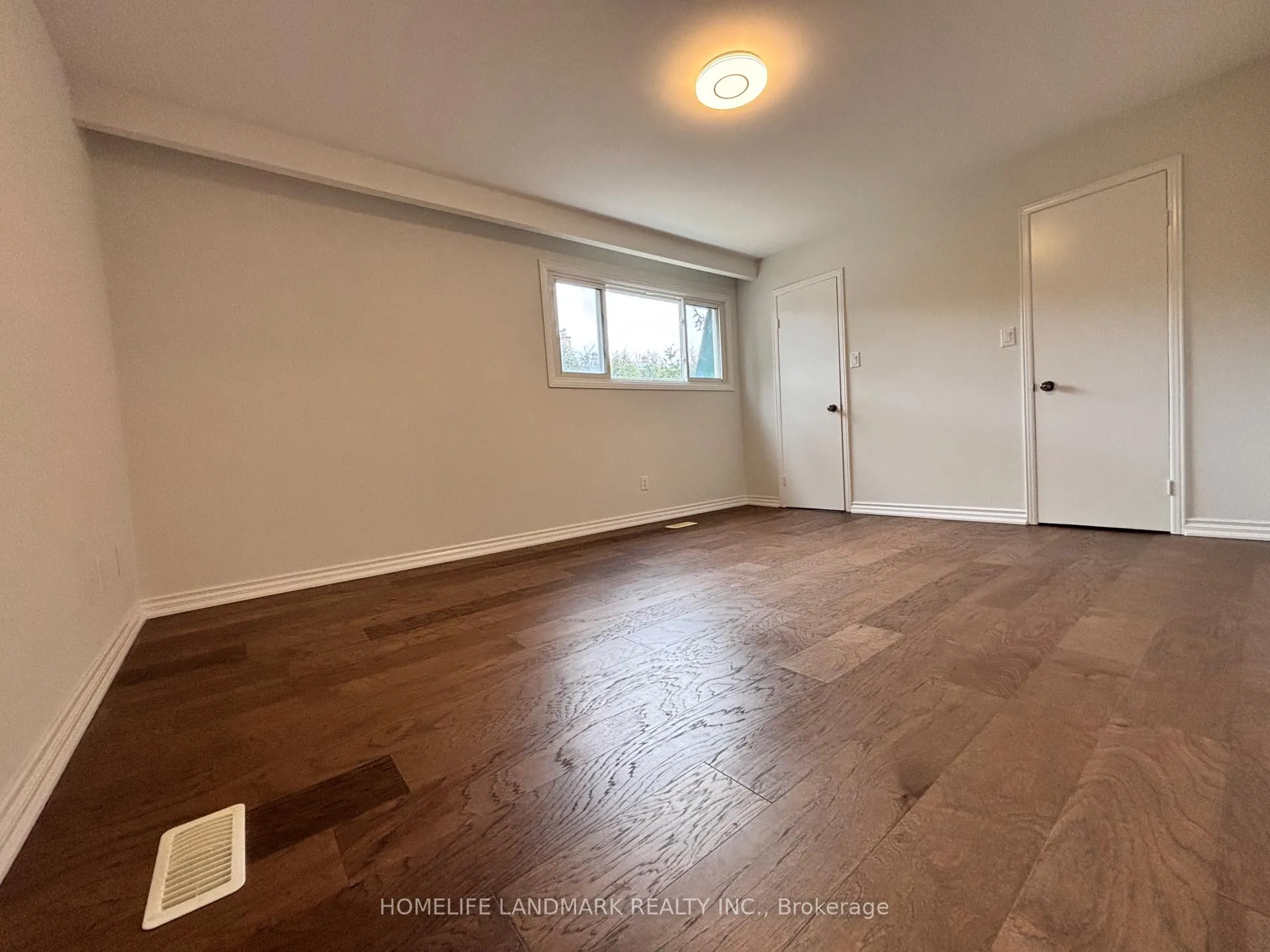 Photo 13 of Unit Main, 20 Oak Lea Circle, Markham, Markham Village — HOMEH