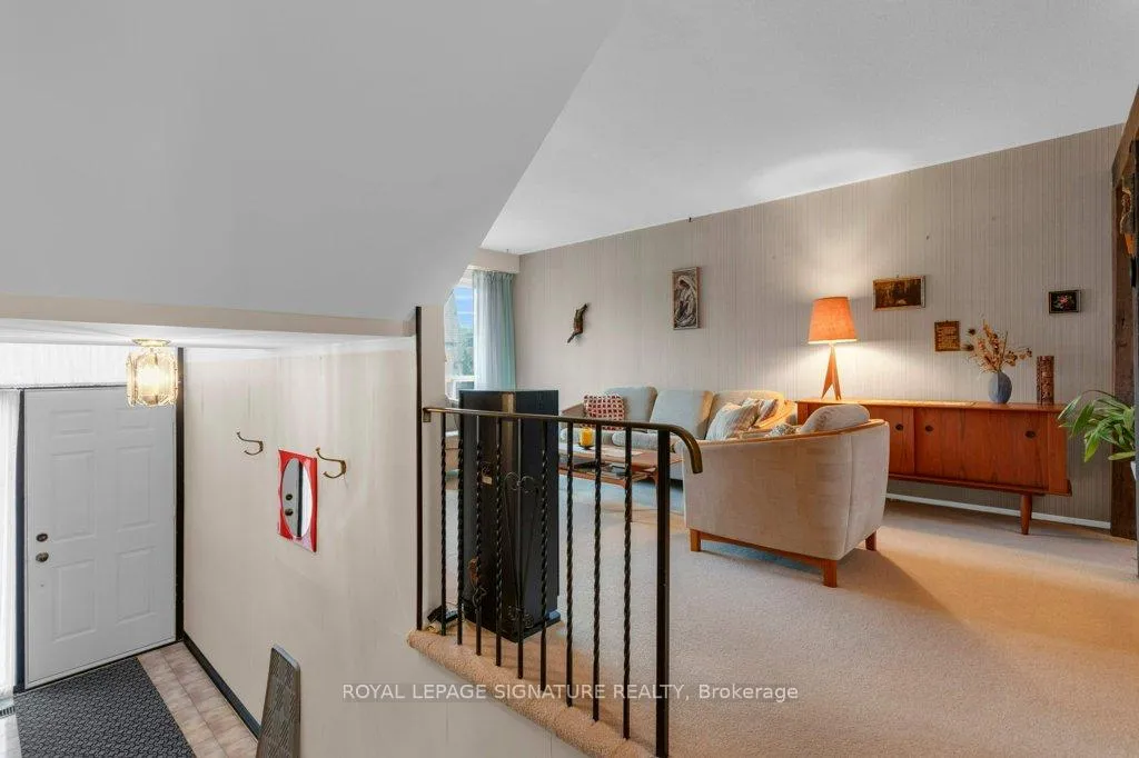 Photo 5 of 28 Stately Way, Markham, Royal Orchard — HOMEH