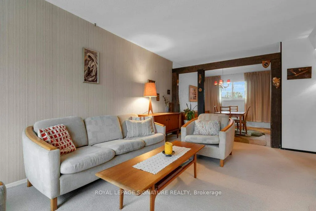 Photo 8 of 28 Stately Way, Markham, Royal Orchard — HOMEH