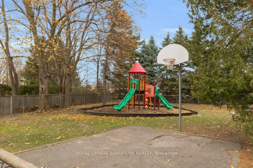 Photo 30 of 28 Stately Way, Markham, Royal Orchard — HOMEH