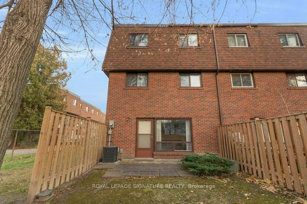Photo 31 of 28 Stately Way, Markham, Royal Orchard — HOMEH