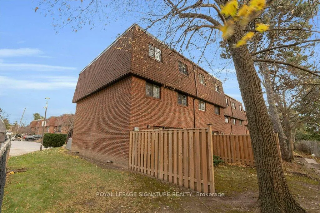 Photo 34 of 28 Stately Way, Markham, Royal Orchard — HOMEH
