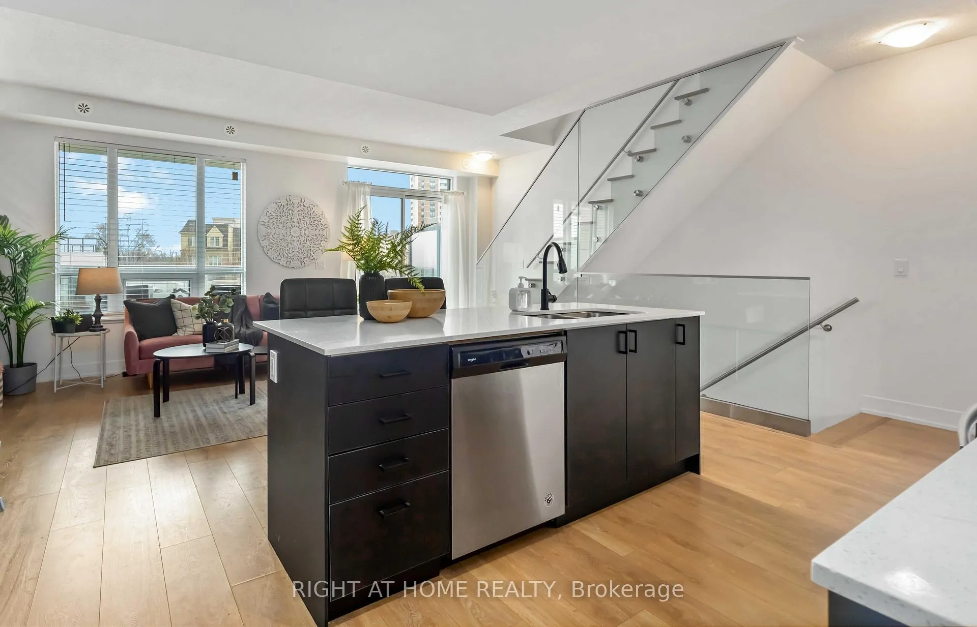 Photo 11 of Unit Th 8, 1245 Bayly Street, Pickering, Bay Ridges — HOMEH