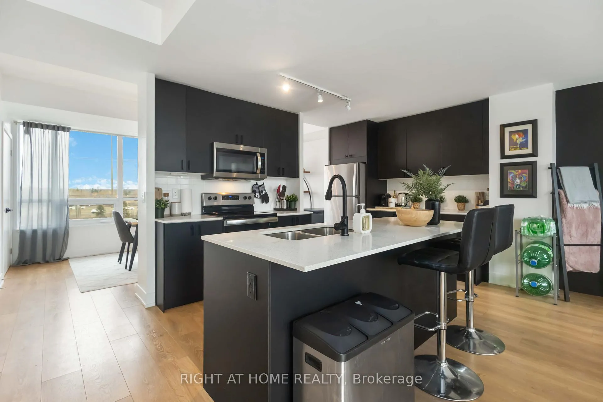 Photo 14 of Unit Th 8, 1245 Bayly Street, Pickering, Bay Ridges — HOMEH