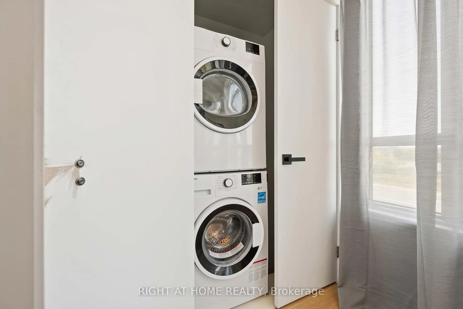 Photo 18 of Unit Th 8, 1245 Bayly Street, Pickering, Bay Ridges — HOMEH