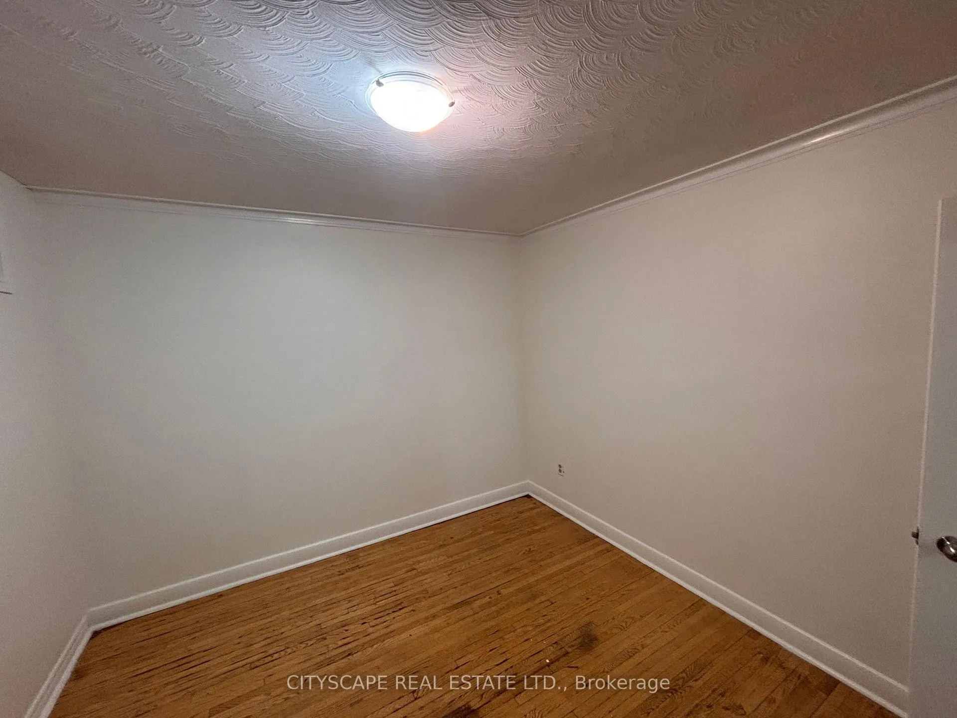 Photo 6 of Unit 2, 429 Lawrence Avenue W, Toronto, Bedford Park-Nortown — HOMEH