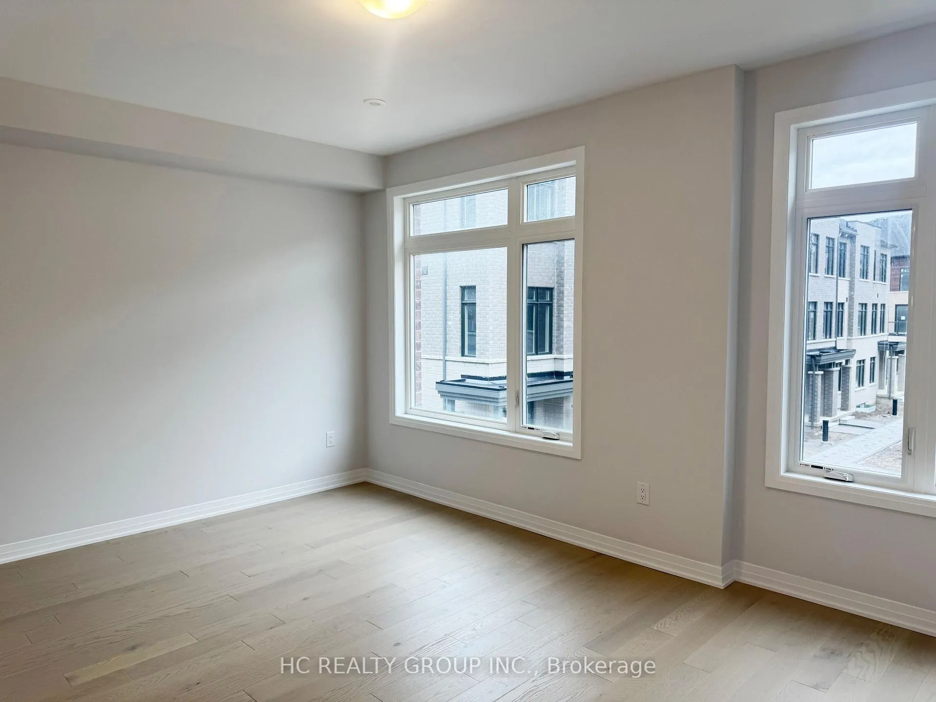 Photo 4 of 13 Frisinger Lane, Markham, Cornell — HOMEH