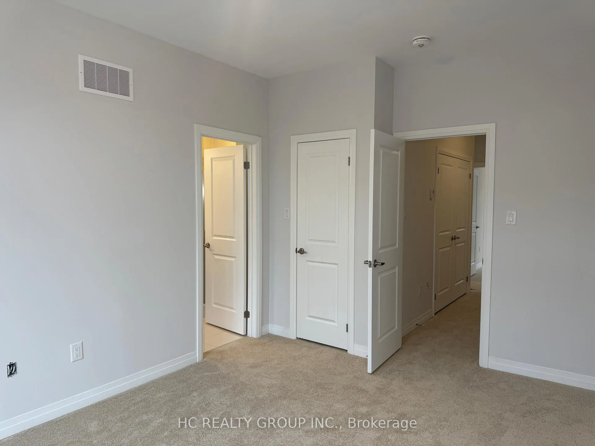 Photo 9 of 13 Frisinger Lane, Markham, Cornell — HOMEH