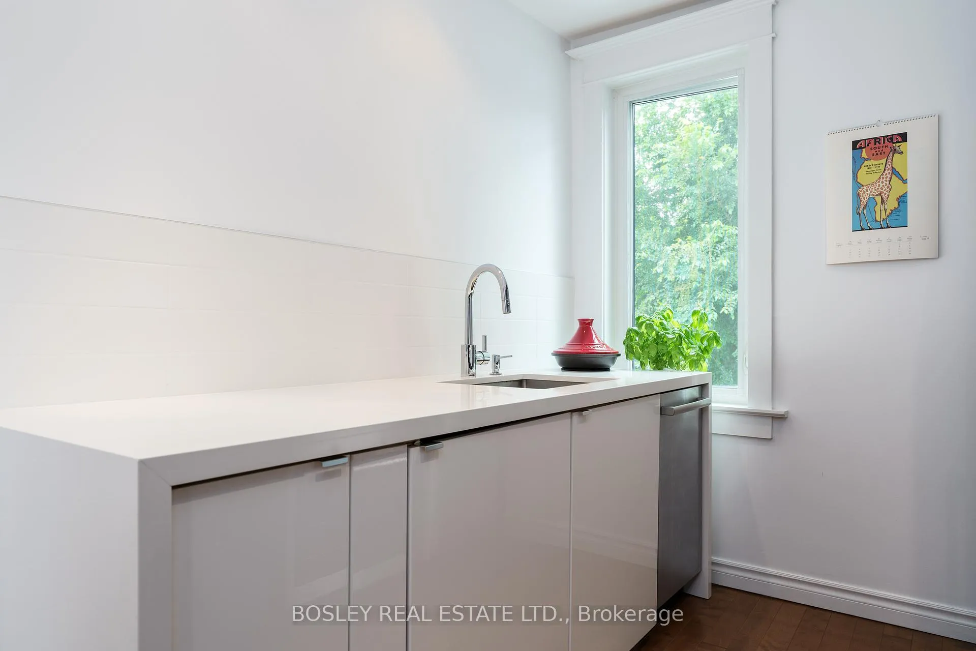 Photo 11 of Unit A, 108 Gledhill Avenue, Toronto, Woodbine-Lumsden — HOMEH