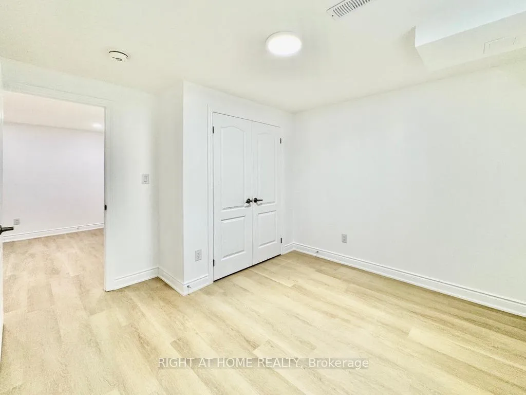 Photo 6 of Unit Basement, 12 Unicorn Lane, Barrie, Innis-Shore — HOMEH