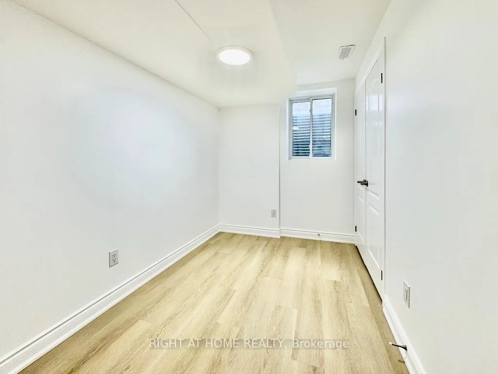 Photo 7 of Unit Basement, 12 Unicorn Lane, Barrie, Innis-Shore — HOMEH