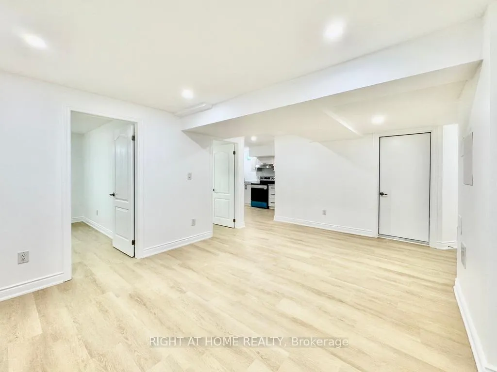 Photo 11 of Unit Basement, 12 Unicorn Lane, Barrie, Innis-Shore — HOMEH
