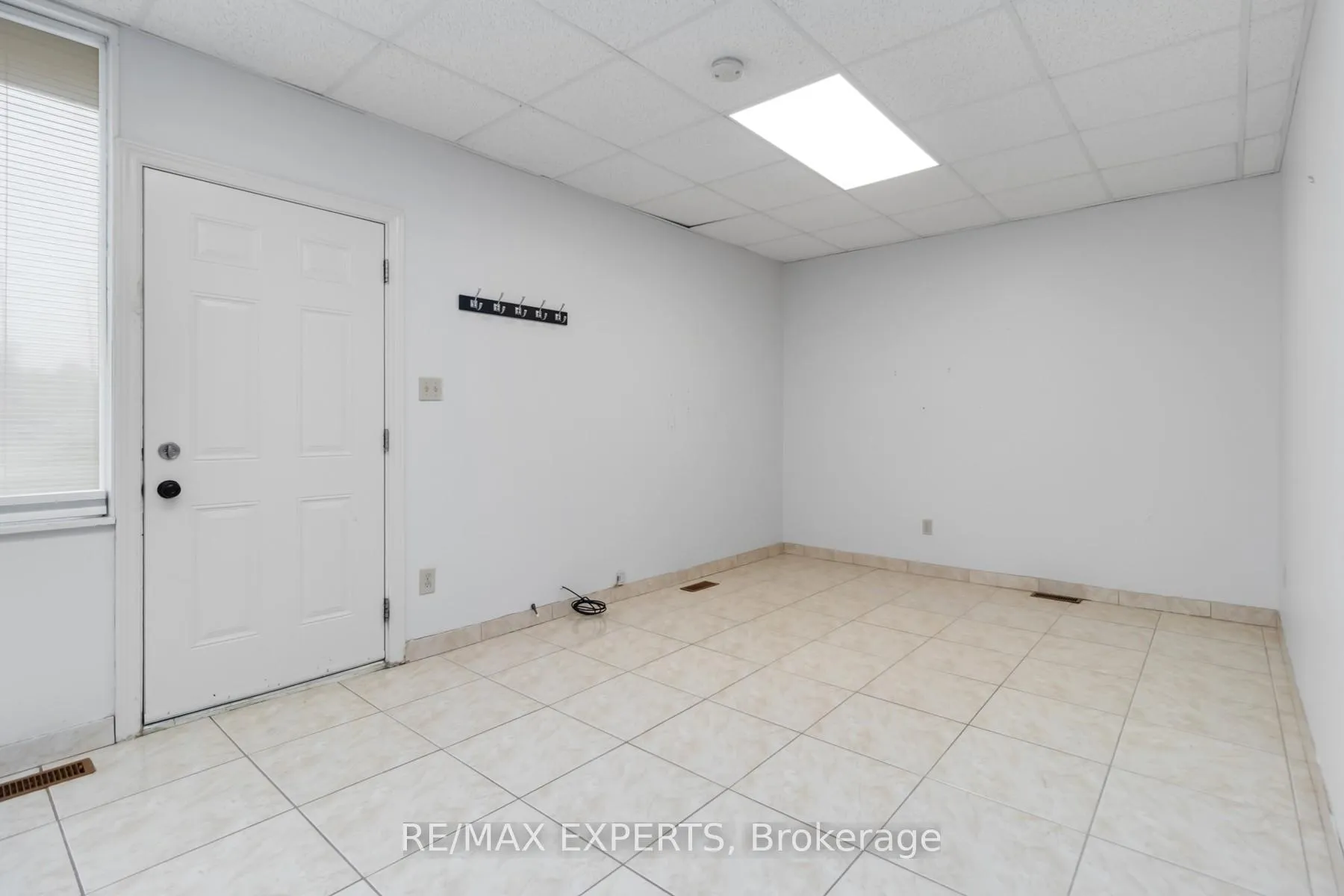 Photo 5 of Unit 2, 5780 King Road, King, Nobleton — HOMEH