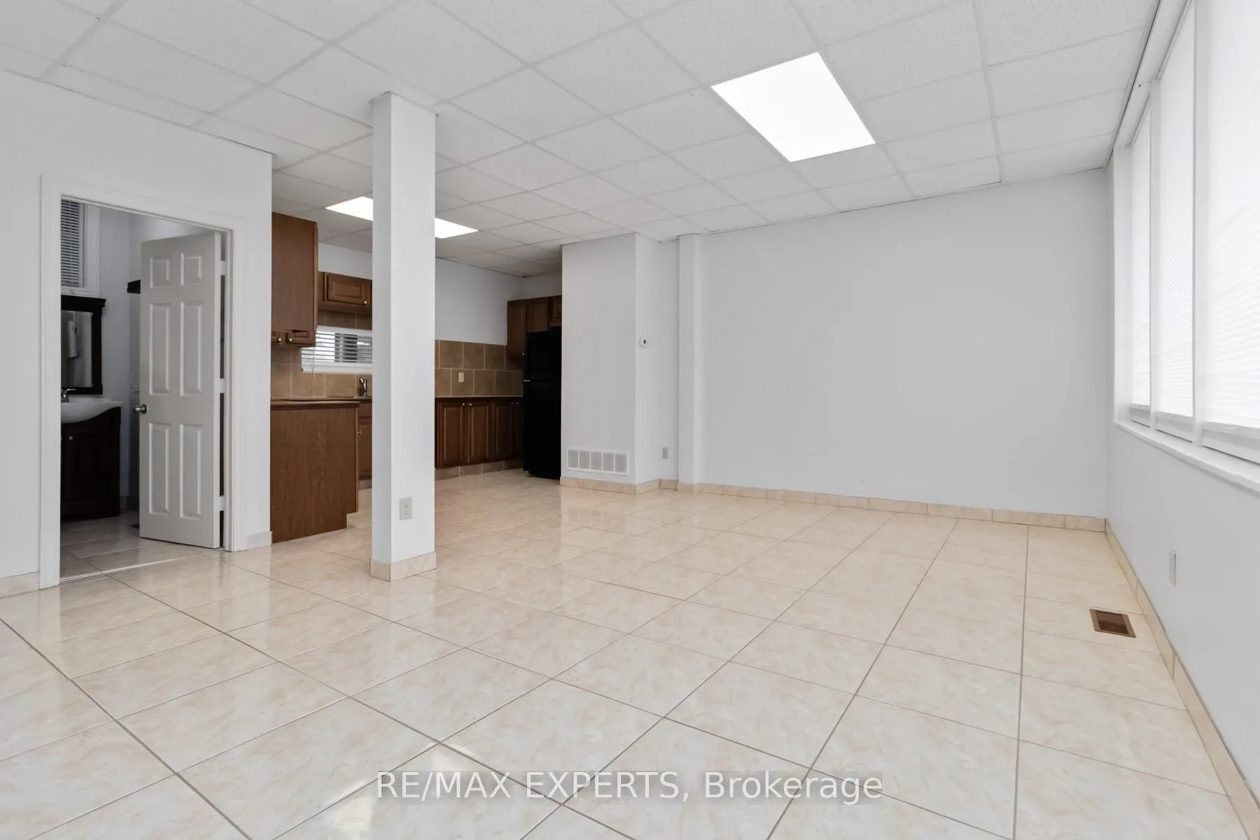 Photo 9 of Unit 2, 5780 King Road, King, Nobleton — HOMEH