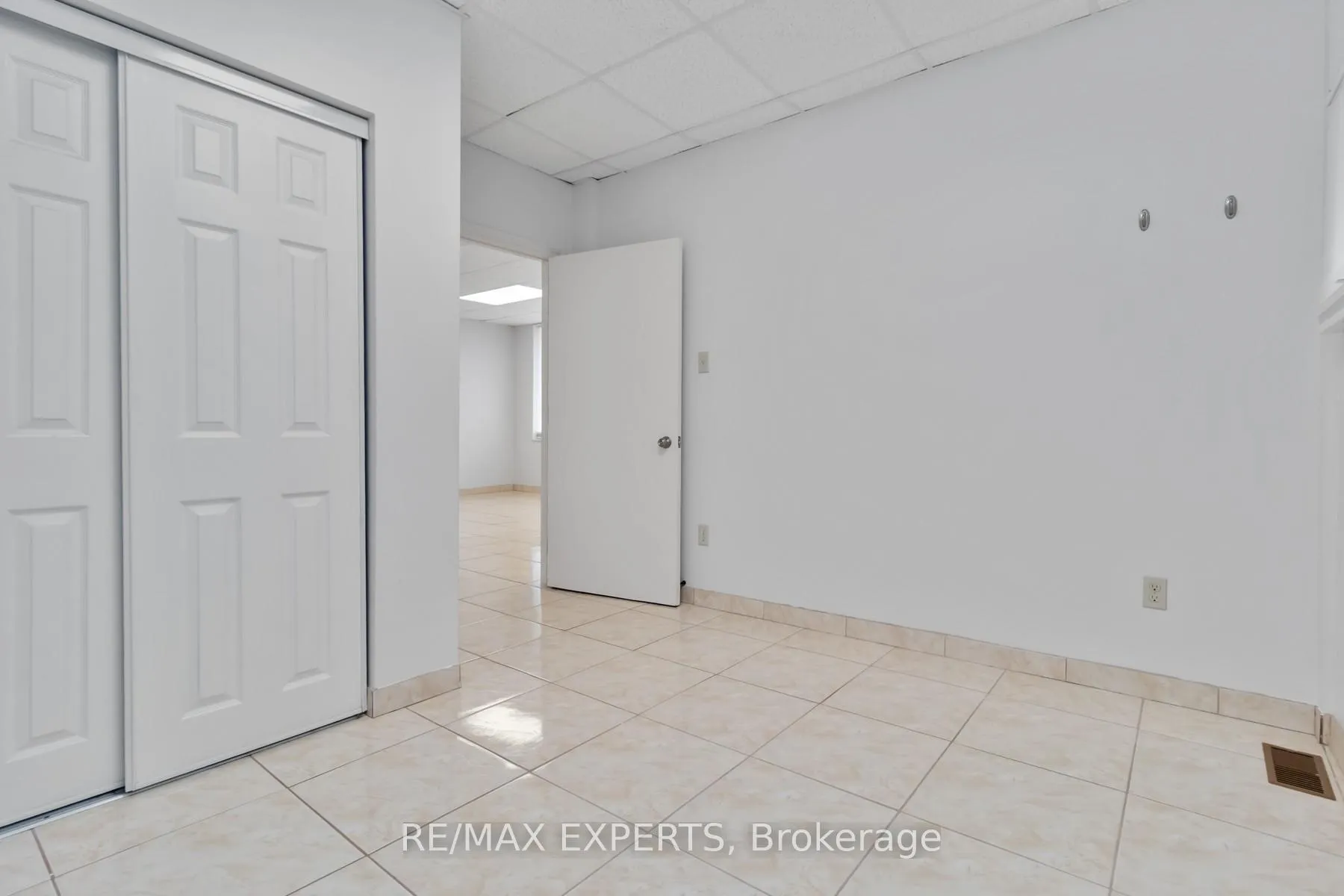 Photo 18 of Unit 2, 5780 King Road, King, Nobleton — HOMEH