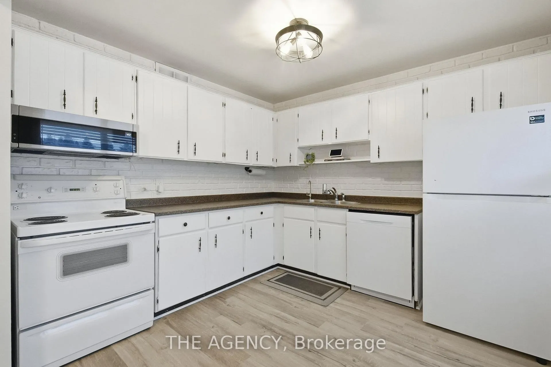 Photo 19 of Unit 9, 72 Martin Road, Clarington, Bowmanville — HOMEH