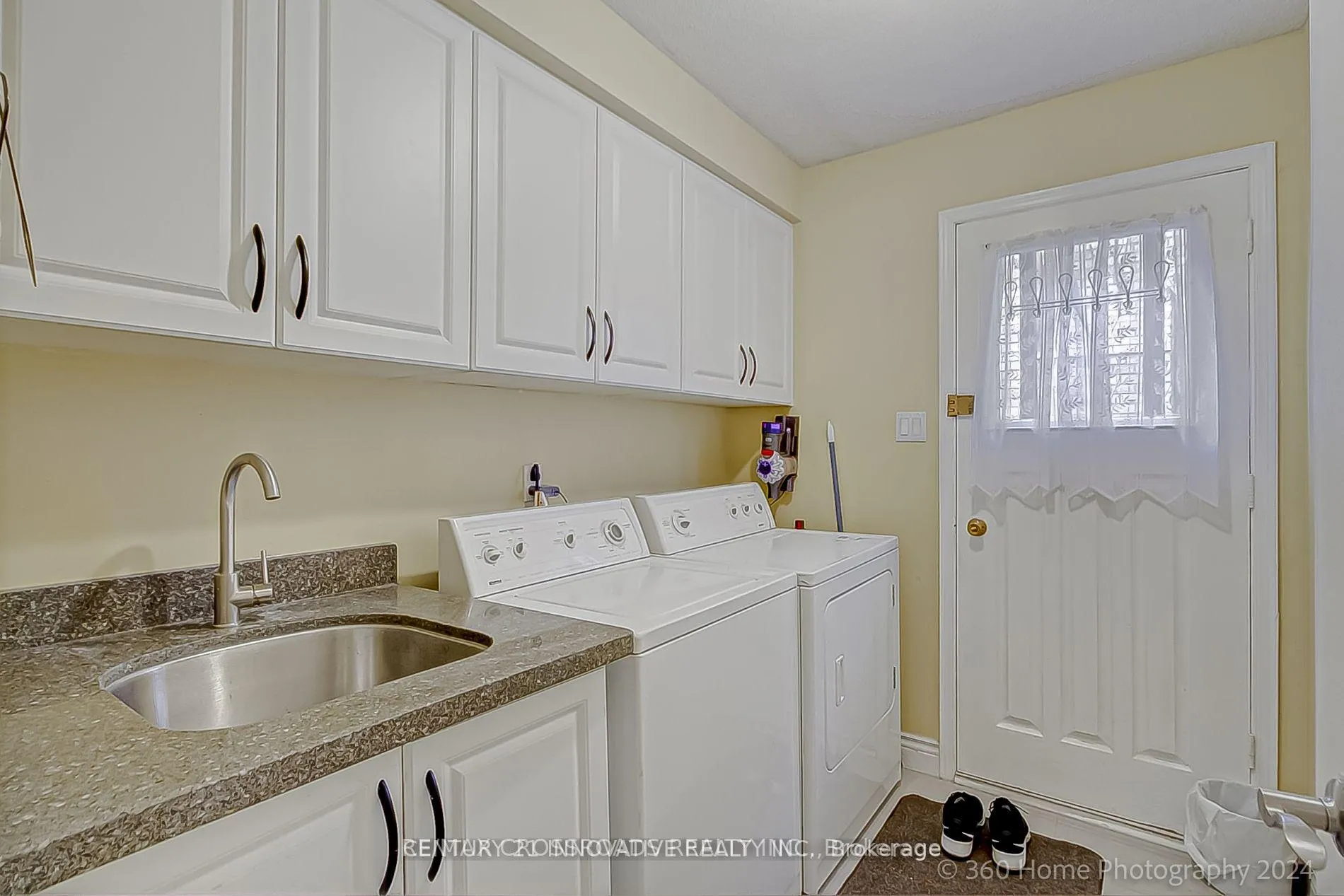 Photo 16 of 26 Smithy Street, Markham, Raymerville — HOMEH