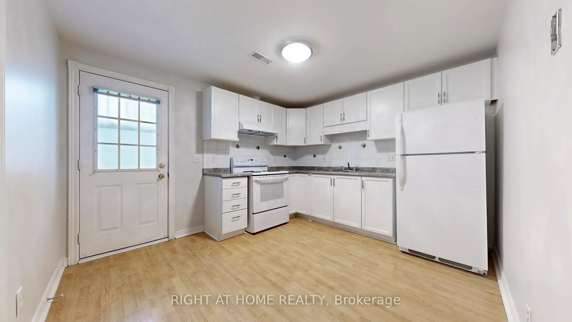 Photo 4 of Unit Basement, 381 Leacock Drive, Barrie, Letitia Heights — HOMEH