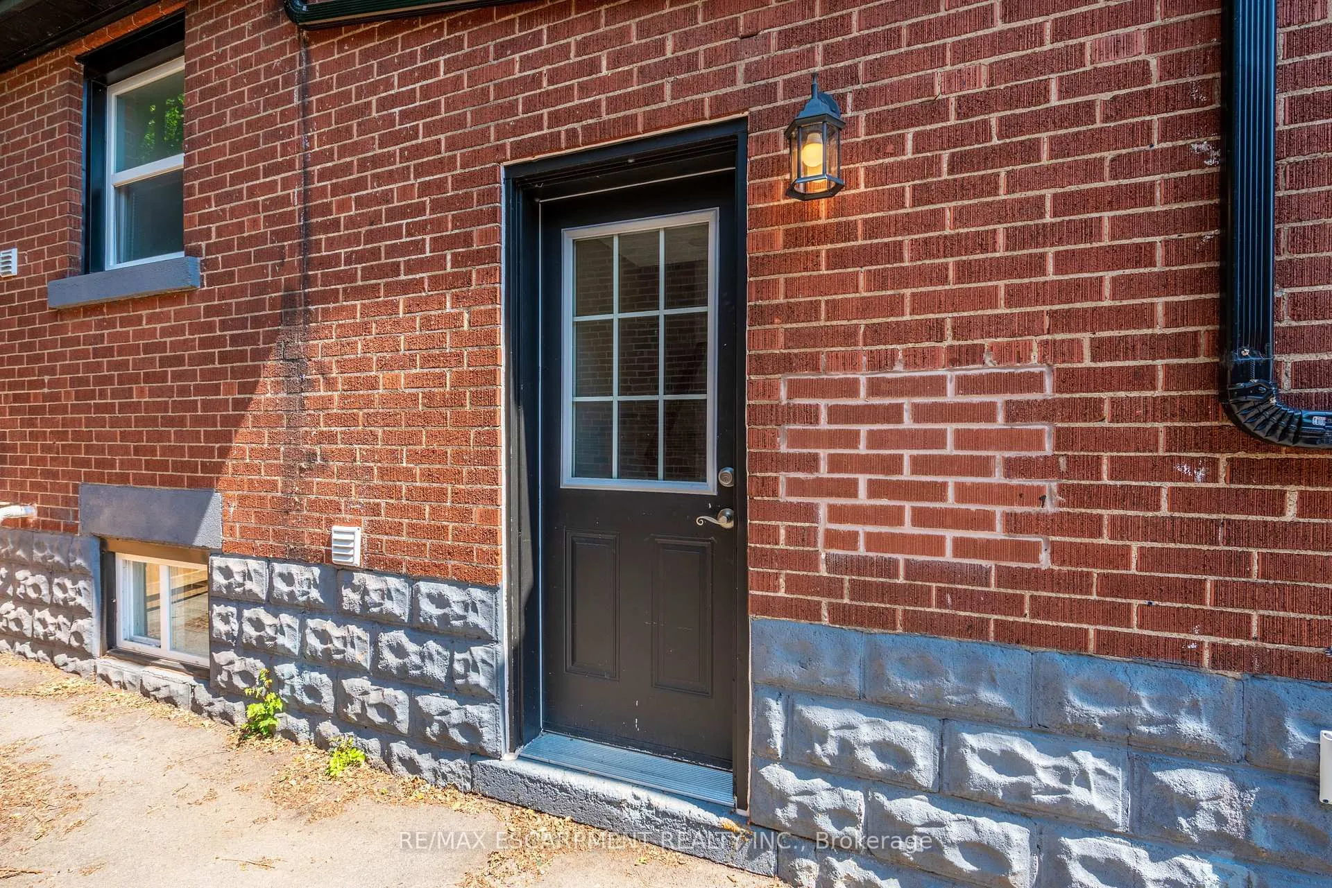 Photo 26 of Unit Lower, 138 Tuxedo Avenue S, Hamilton, Bartonville — HOMEH