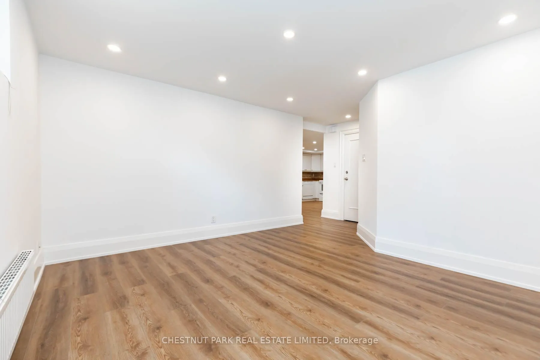 Photo 5 of Unit Lower, 6 Glen Edyth Drive, Toronto, Casa Loma — HOMEH