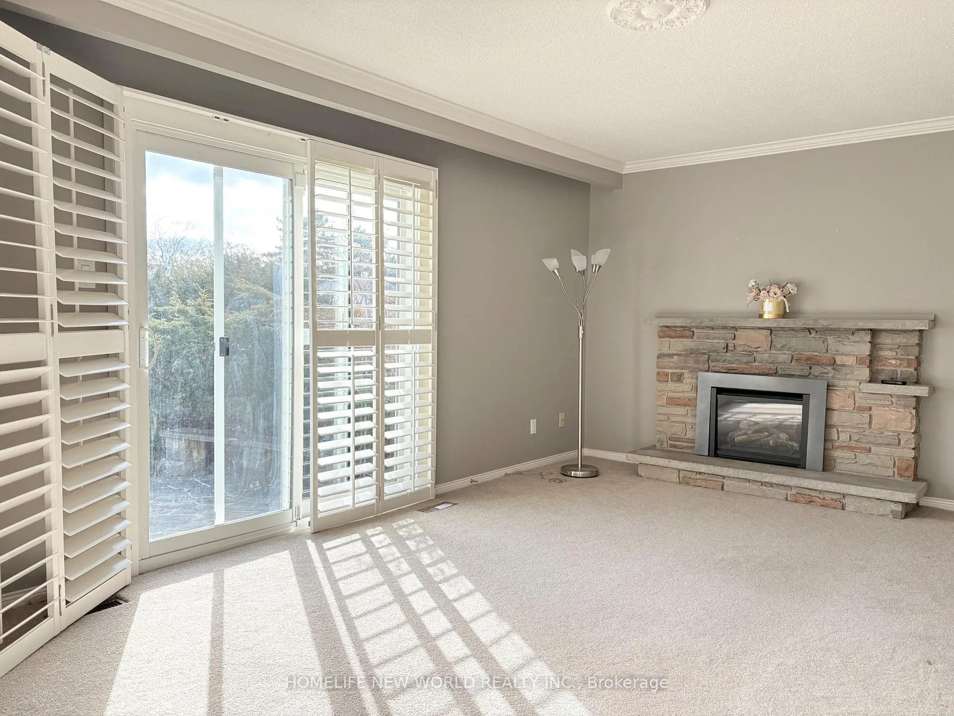 Photo 11 of 35 Shieldmark Crescent, Markham, Royal Orchard — HOMEH