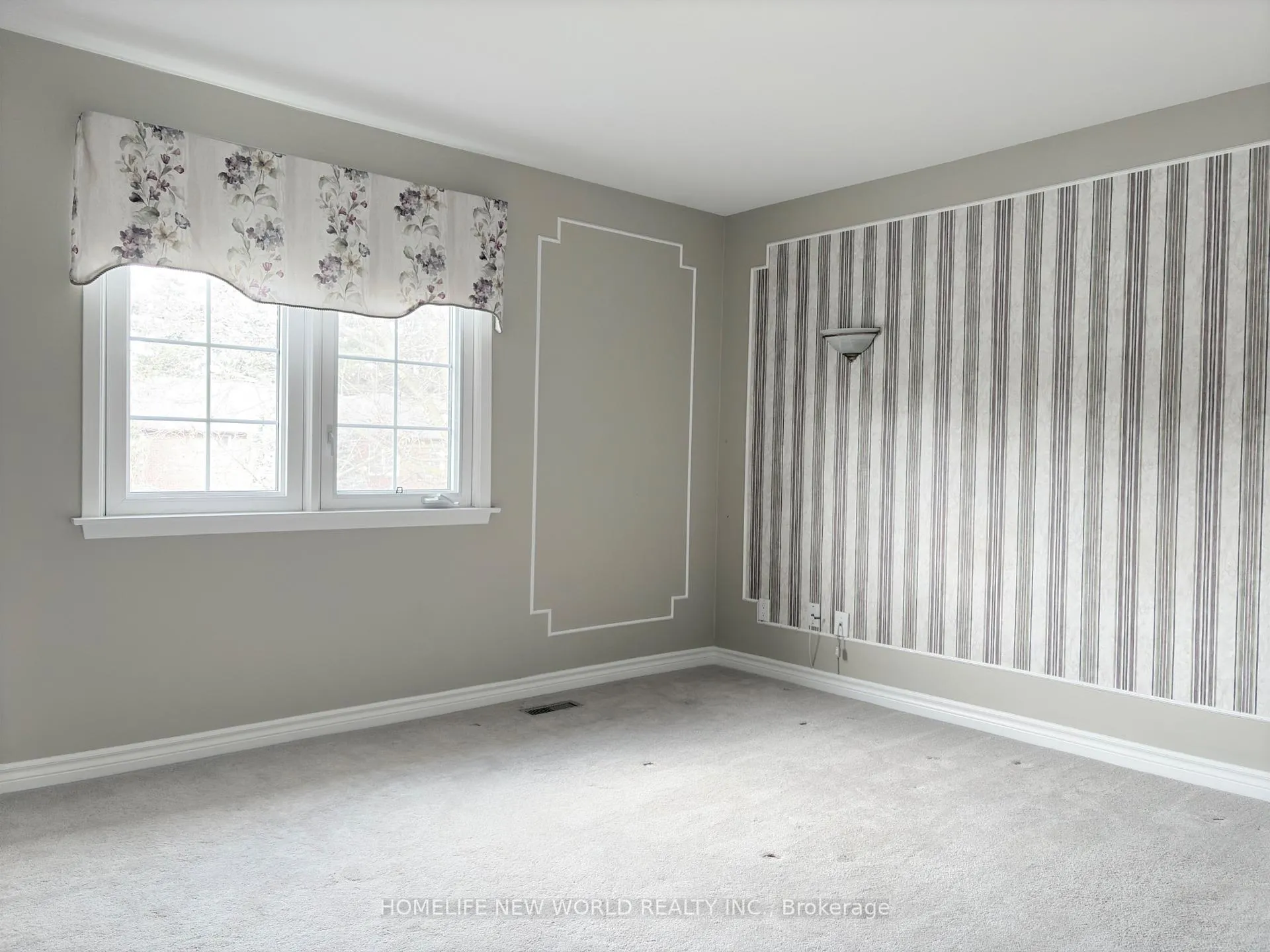 Photo 17 of 35 Shieldmark Crescent, Markham, Royal Orchard — HOMEH