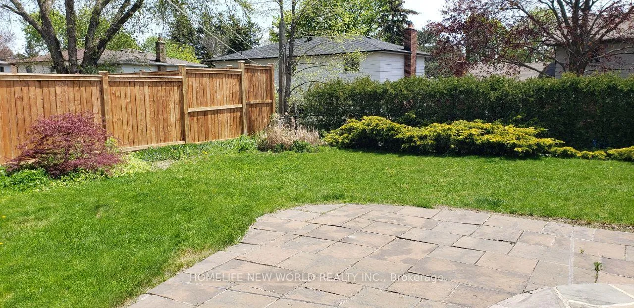 Photo 25 of 35 Shieldmark Crescent, Markham, Royal Orchard — HOMEH