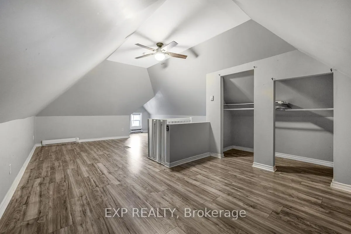 Photo 3 of Unit Upper, 129 Grant Avenue, Hamilton, Stinson — HOMEH