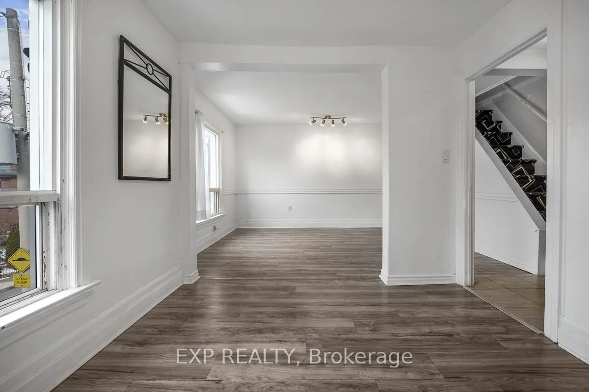 Photo 4 of Unit Upper, 129 Grant Avenue, Hamilton, Stinson — HOMEH