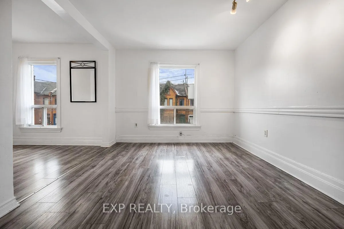 Photo 5 of Unit Upper, 129 Grant Avenue, Hamilton, Stinson — HOMEH