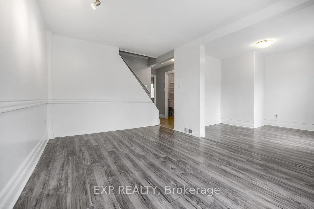 Photo 6 of Unit Upper, 129 Grant Avenue, Hamilton, Stinson — HOMEH