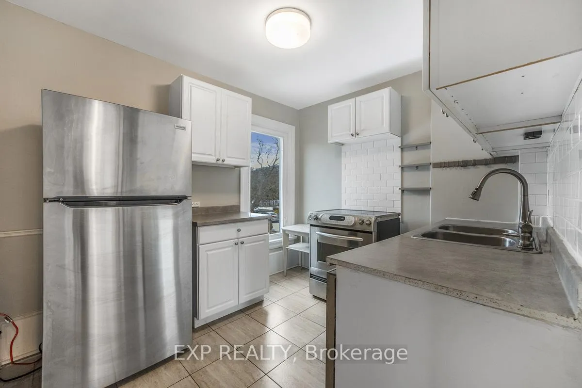 Photo 8 of Unit Upper, 129 Grant Avenue, Hamilton, Stinson — HOMEH