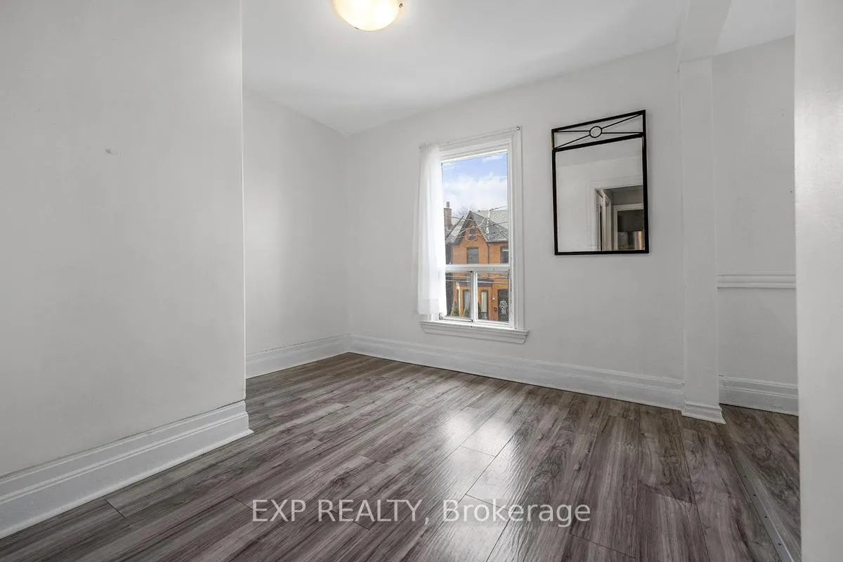 Photo 12 of Unit Upper, 129 Grant Avenue, Hamilton, Stinson — HOMEH