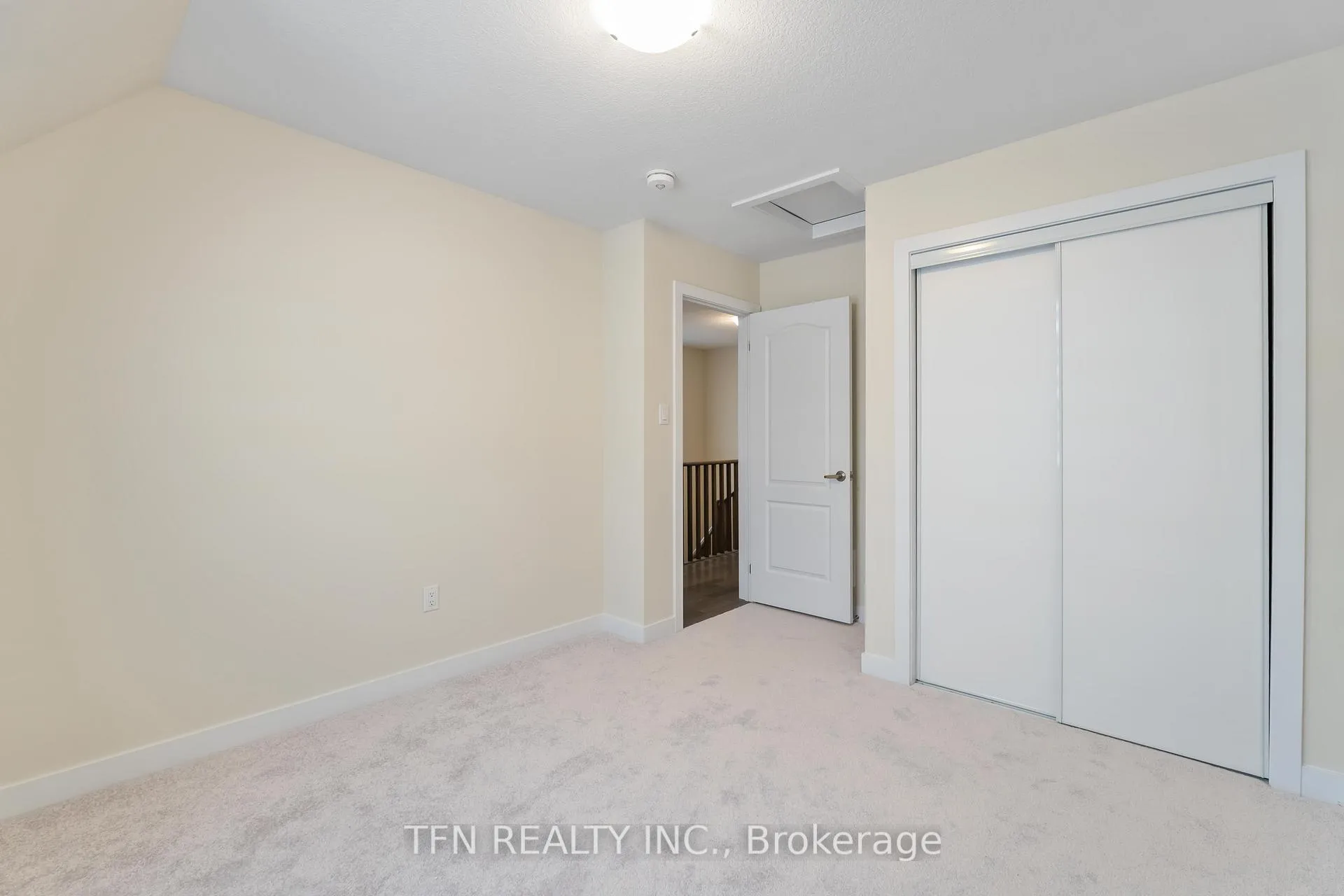 Photo 18 of 173 Keelson Street, Welland, Dain City — HOMEH