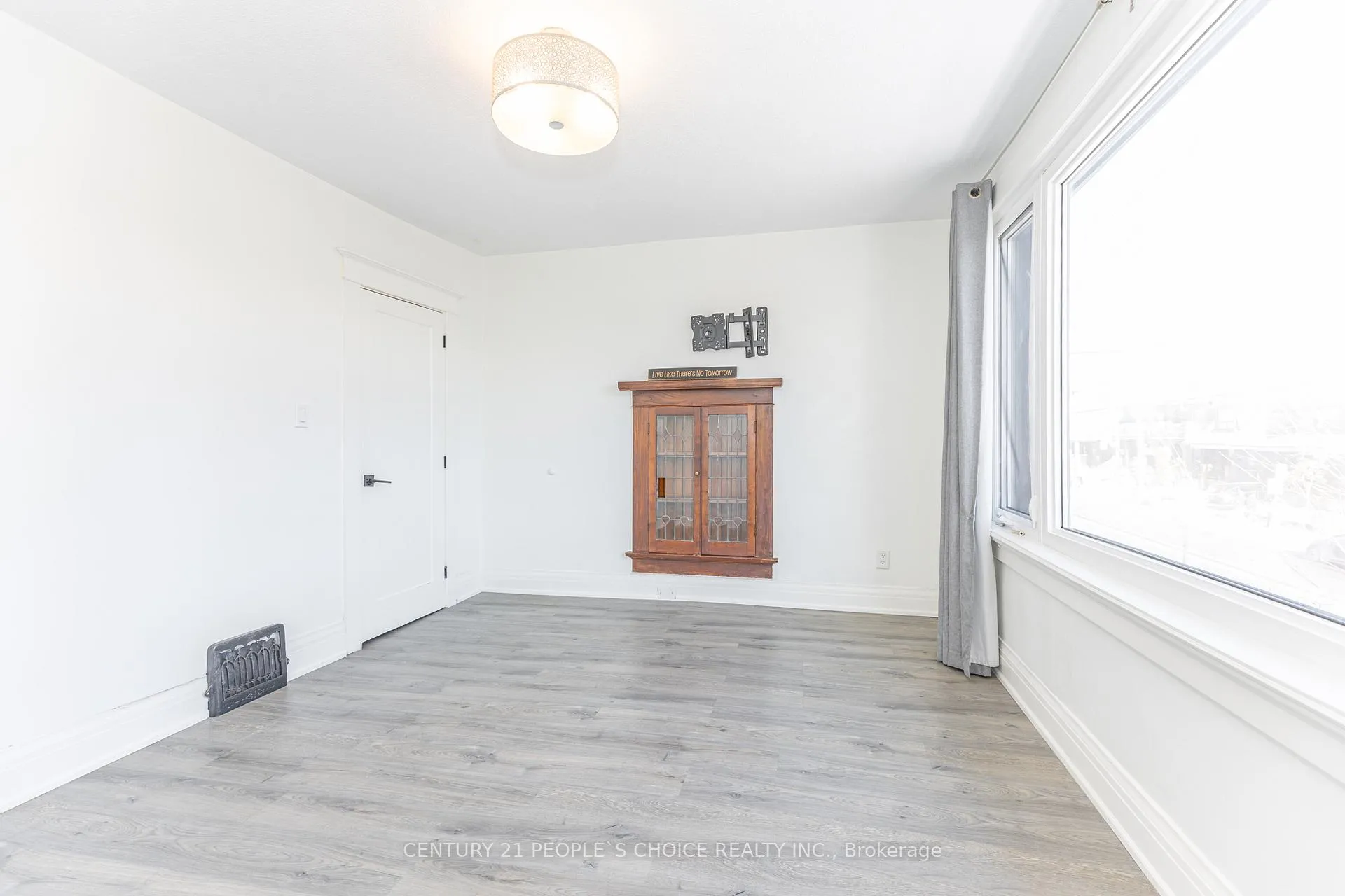 Photo 32 of 212 Oakwood Avenue, Toronto, Oakwood Village — HOMEH