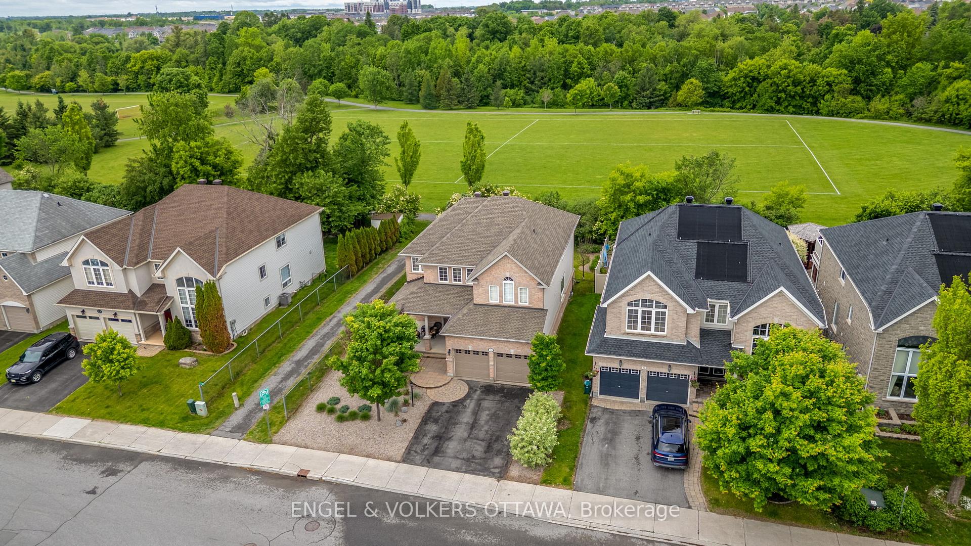 Photo 2 of 94 Riverstone Drive, Ottawa, Barrhaven - Stonebridge — HOMEH