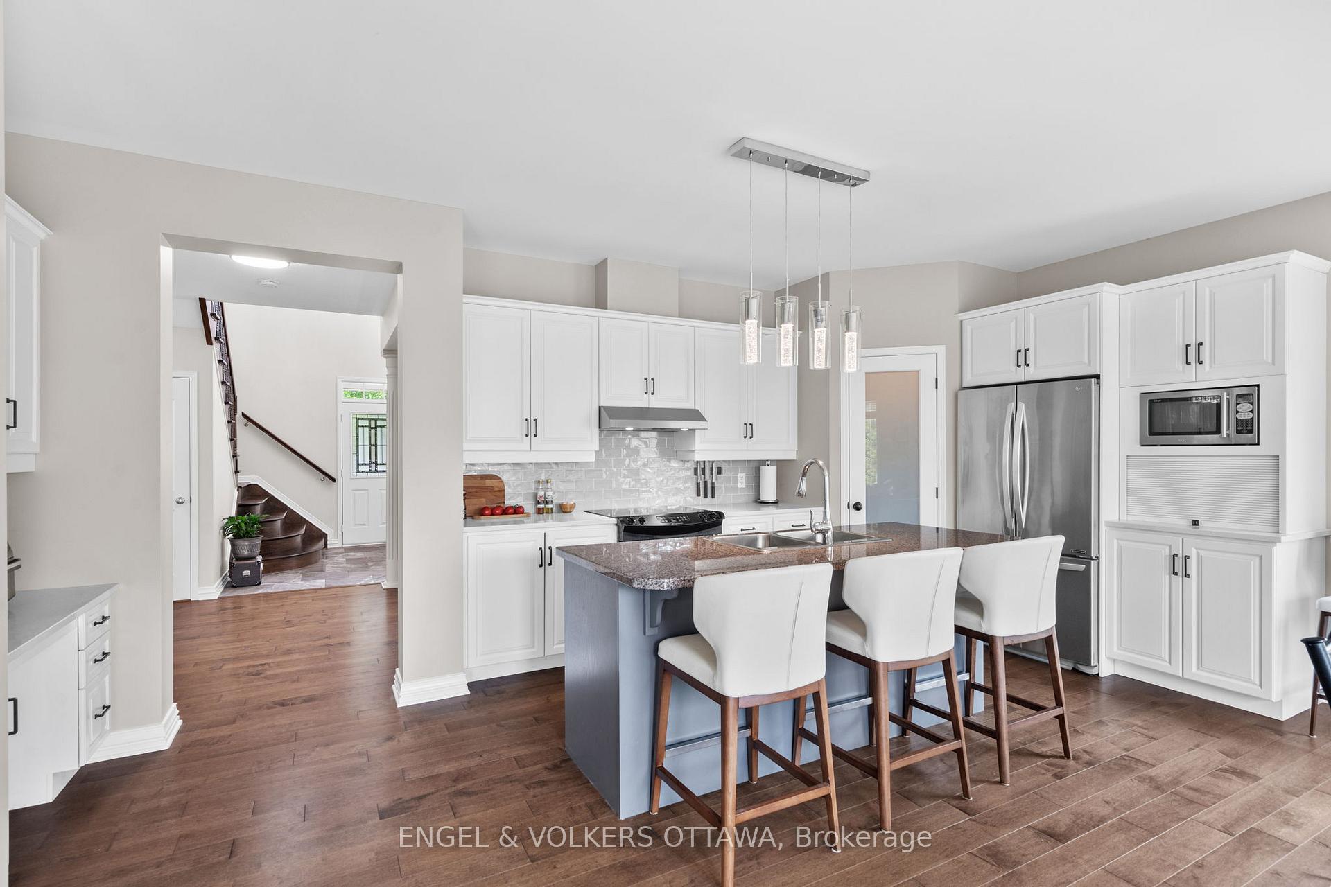 Photo 10 of 94 Riverstone Drive, Ottawa, Barrhaven - Stonebridge — HOMEH