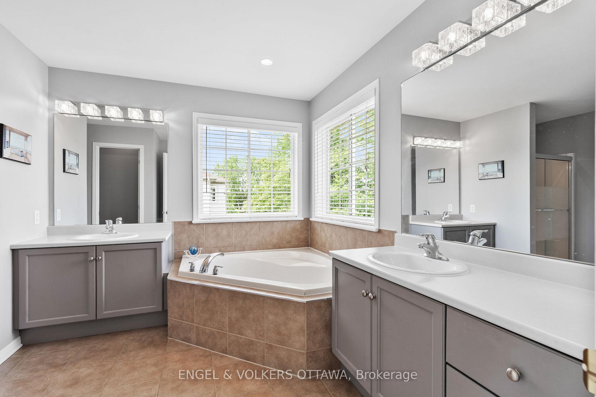 Photo 34 of 94 Riverstone Drive, Ottawa, Barrhaven - Stonebridge — HOMEH