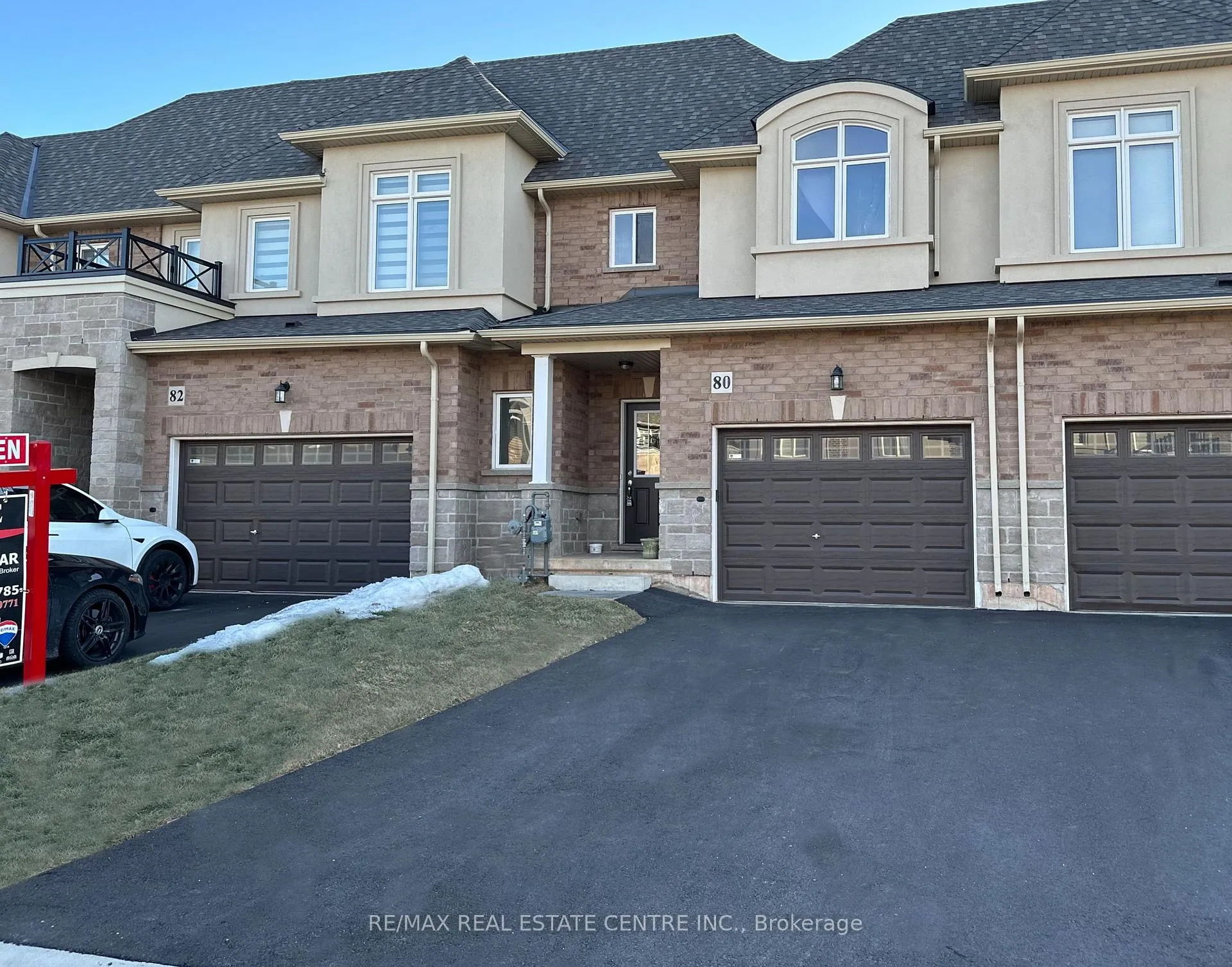 Photo 2 of 80 Pinot Crescent, Hamilton, Stoney Creek — HOMEH