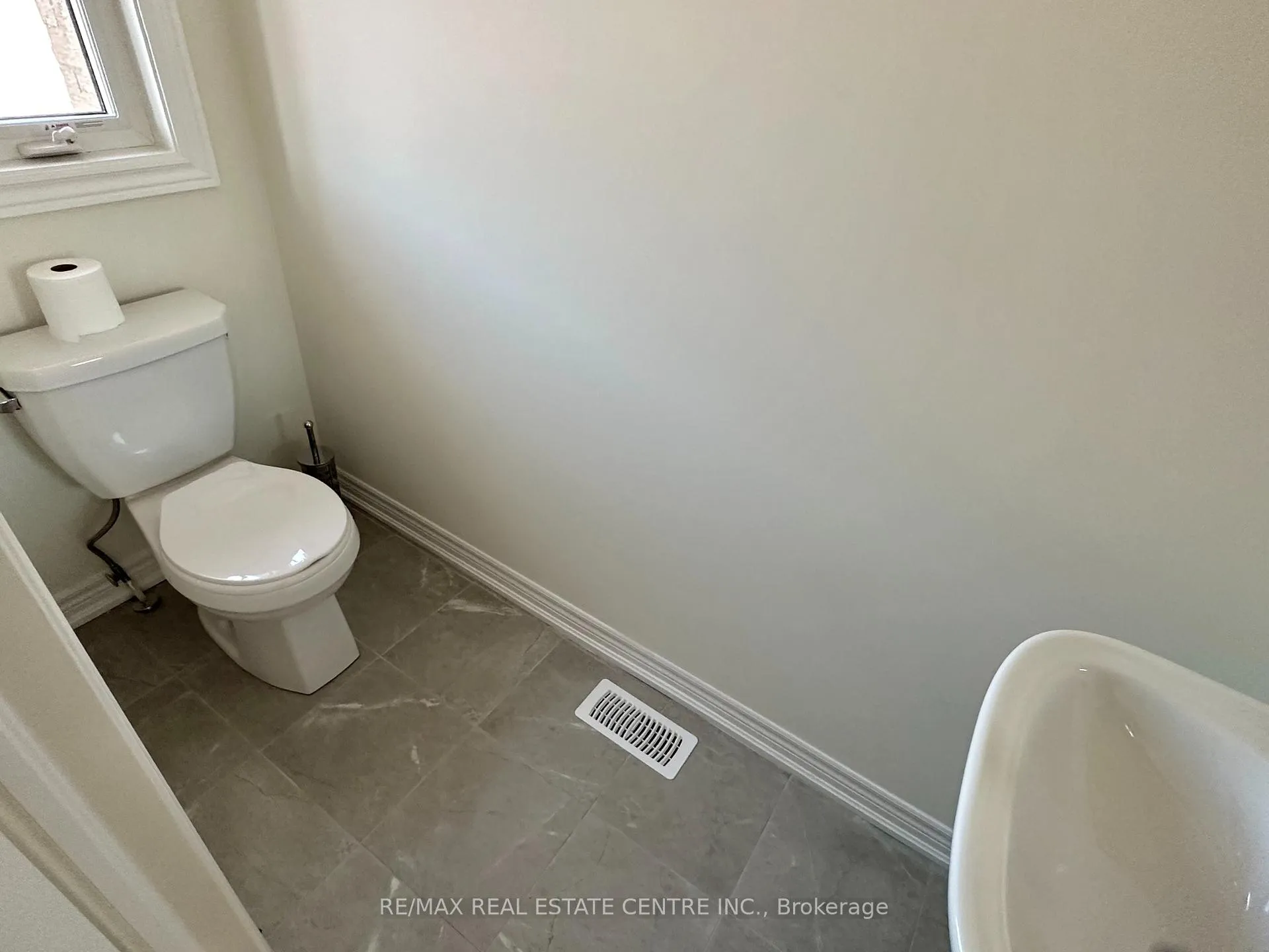 Photo 9 of 80 Pinot Crescent, Hamilton, Stoney Creek — HOMEH
